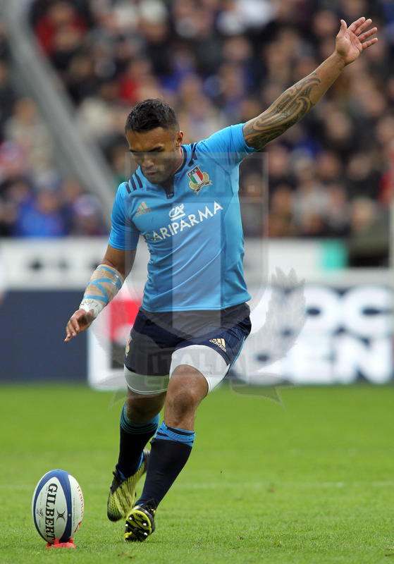 Rbs Sei Nazioni 2016, round 1, Parigi, Stade de France 06/02/2016, Francia v Italia, Kelly Haimona al calcio piazzato.