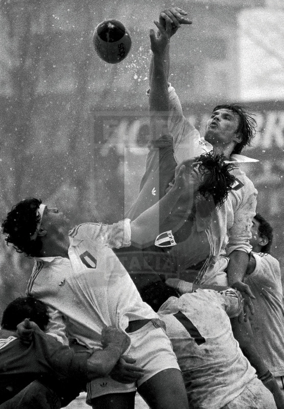 Coppa Europa Fira 1983, Rovigo, stadio Battaglini 06/02/1983, Italia v Francia A1, Stefano Annibal in touche.