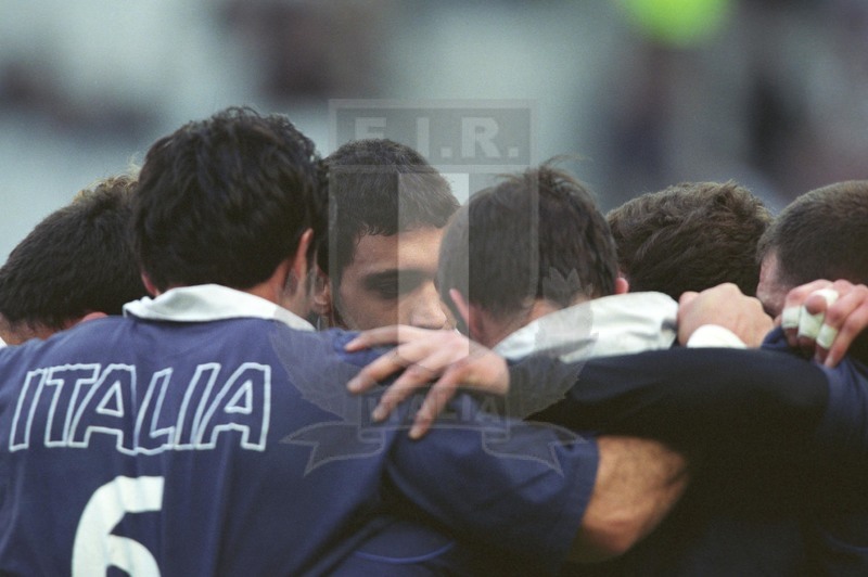 Sei Nazioni 2002, Parigi, Stade de France 2002/02/02, Marco Bortolami nel cerchio azzurro. Foto Daniele Resini/Fotosportit