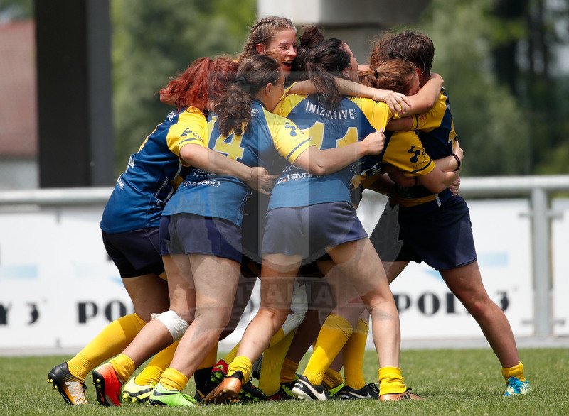 Finali Trofeo Interregionale U16 e Coppa Italia Femminile Seniores Femminile "Trofeo Rebecca Braglia", Calvisano (BS), Pata Stadium, 2-3 Giugno 2018. Le ragazze del Villorba festeggiano la vittoria al termine della finale per il Trofeo Interregionale U16. Foto: Roberto Bregani @ fotosportit