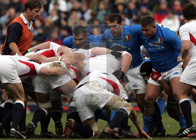 Rbs Sei Nazioni 2005, Londra, Twickenham 12/03/2005, Inghilterra v Italia, la prima linea azzurra: Lo Cicero, Ongaro, Perugini. Foto Daniele Resini/Fotosportit
