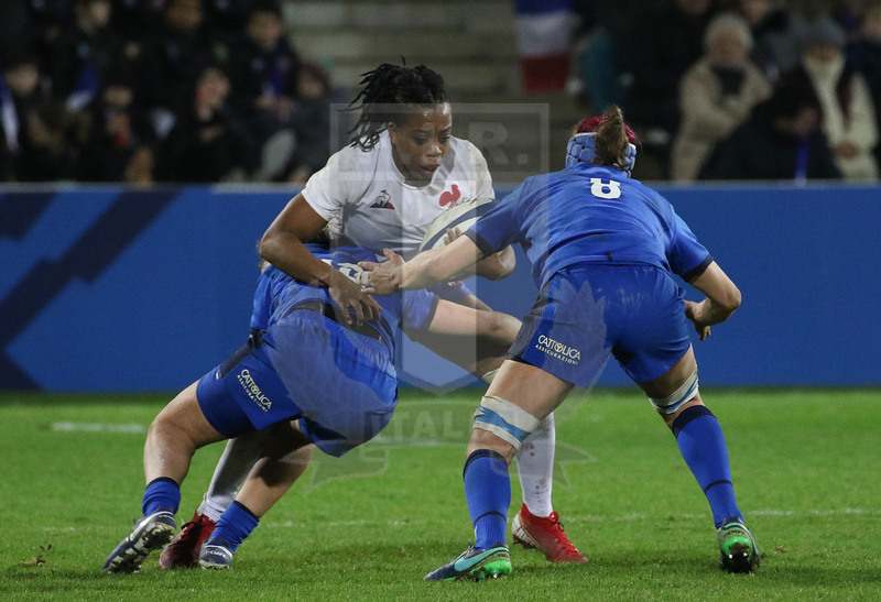Sei Nazioni 2020 Donne, Limoges, Stade Beaublanc 08/02/2020, Francia Donne v Italia Donne, pressione difgensiva azzurra salla capitana francese.