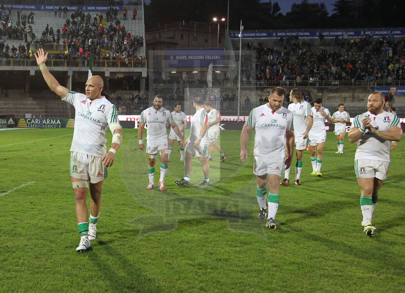 Cariparma test match 2014, Ascoli Piceno 08/11/2014, Italia v Samoa, gli Azzurri festeggiano col giro di campo finale.