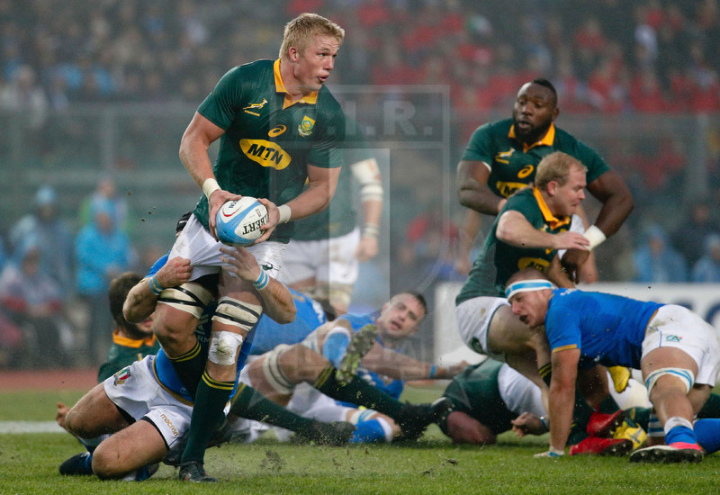 Credit Agricole Cariparma Test Match 2017, Padova, Stadio Euganeo, 25-11-2017, Italia v Sudafrica. Pieter-Steph du Toit placcato da Luca Bigi. Foto: Roberto Bregani / Fotosportit