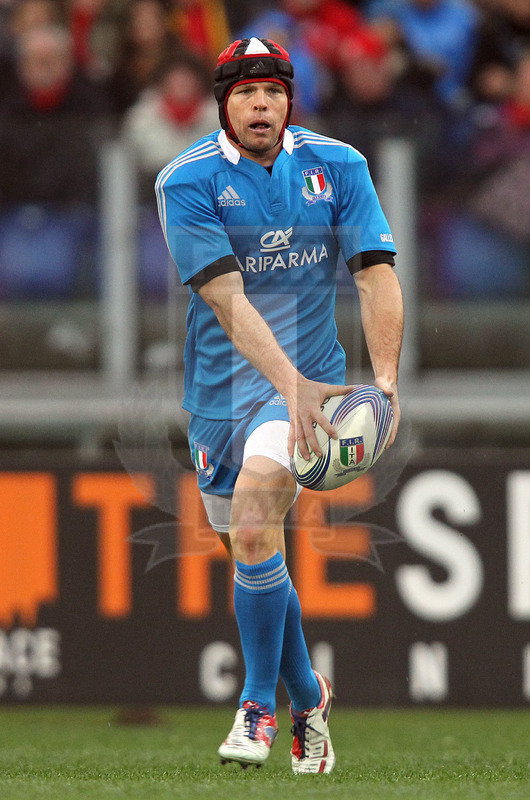 Sei Nazioni 2013, Roma, stadio Olimpico 23/02/2013, Italia v Galles, Chris Burton al calcio tattico.