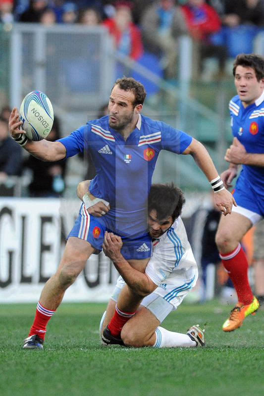 Frederic Michalak contrastato da Luke McLean