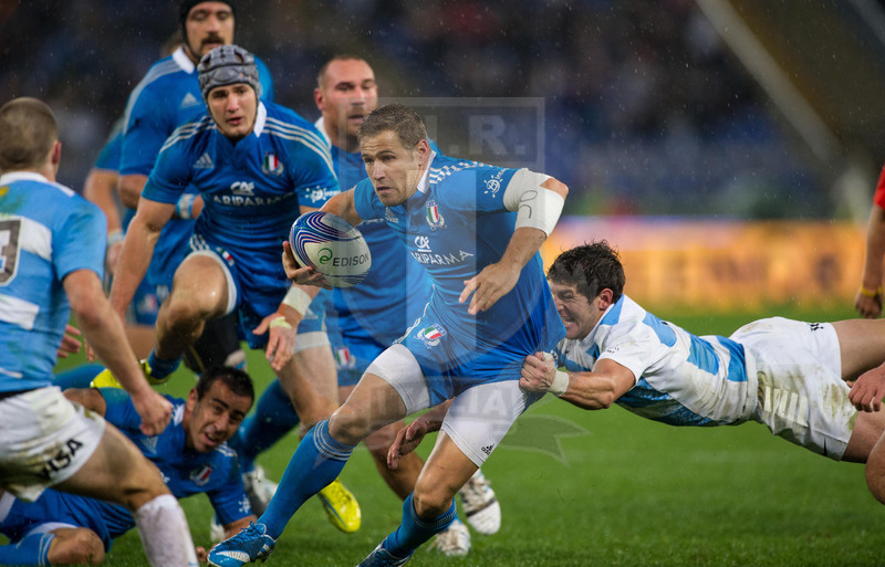 Cariparma Test Match 2013, Roma, Stadio Olimpico, 23-11-2013, Italia v Argentina. Foto Elena Barbini. Tomas Cubelli in tuffo placca Tobias Botes