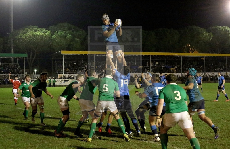 RBS Six Nations 2017, Round 2, Prato (FI), Chersoni stadium 10/02/2017, Italy U20 v Ireland U20, Masselli conquista touche. Foto Daniele Resini/Fotosportit