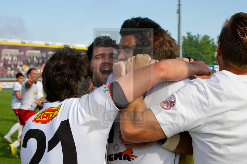 Rugby, Serie A 2015-2016, Finale, Viadana (MN), Stadio Zaffanella, 22-05-2016, Conad Reggio v Tossini Pro Recco. I giocatori del reggio festeggiano al termine dell\