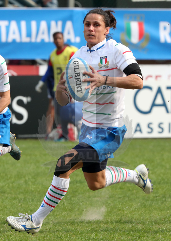 Guinness Sei Nazioni 2019 Donne, Padova, stadio Plebiscito 17/03/2017, Italia Donne v Francia Donne, una corsa di Sara Barattin. Foto Daniele Resini/Fotosportit