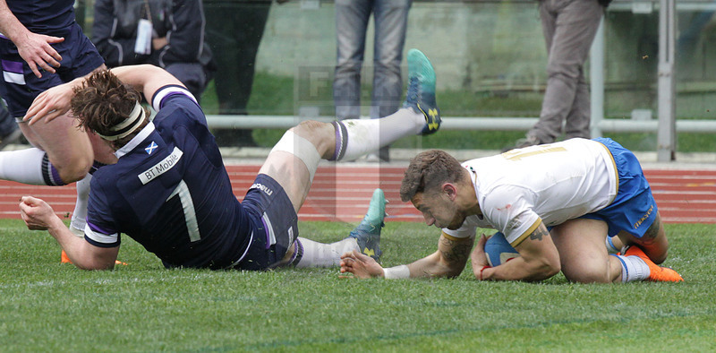 Natwest Sei Nazioni 2018, round 5, Roma stadio Olimpico 17/03/2018, Italia v Scozia, la meta di Matteo Minozzi. Foto Daniele Resini/Fotosportit
