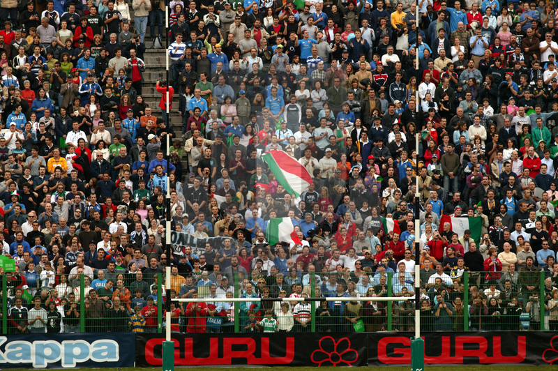 Jaguar Test match 2004, Roma, stadio Flaminio 13/11/2004, Italia v Nuova Zelanda, lo stadio gremito. Foto Daniele Resini/Fotosportit