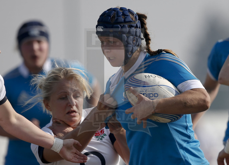 RBS 6 Nazioni Femminile 2014, Rovato (BS), Stadio Giulio e Silvio Pagani, 16-03-2014, Italia v Inghilterra. Cristina Molic si difende dall\