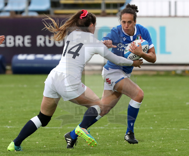 Sei Nazioni Donne 2021, Parma, stadio Lanfranchi 10/04/2021, Italia v Inghilterra, Manuela Furlan si difende da Jess Breach. foto Daniele Resini/Fotosportit