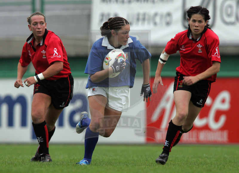 Test match 2005 Donne, Treviso, stadio di Monigo 22/10/2005, Italia v Galles, un break di Veronica Schiavon. Foto Daniele Resini/Fotosportit