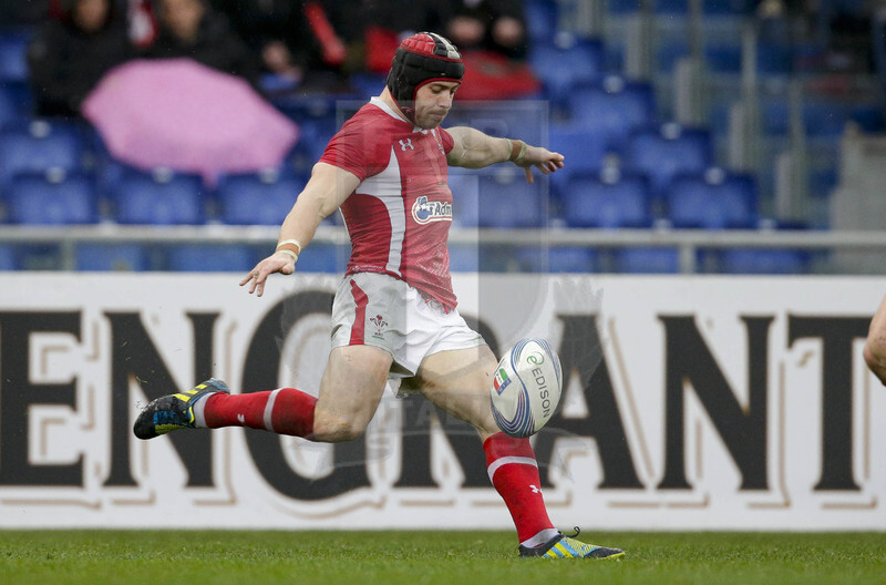 RBS 6 Nazioni 2013, Roma, Stadio Olimpico, 23-02-2013, Italia v Galles. Leight Halfpenny al piede