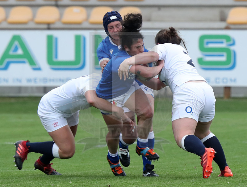 Sei Nazioni Donne 2021, Parma, stadio Lanfranchi 10/04/2021, Italia v Inghilterra, Lucia Cammarano subisce un placcaggio raddopiato da Amy Cokayne. foto Daniele Resini/Fotosportit