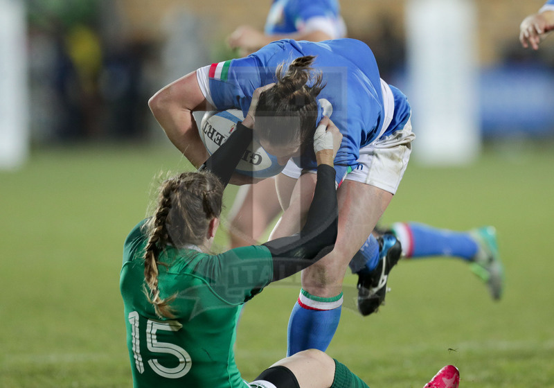 Guinness Sei Nazioni 2019 Donne, Round 3, Parma, Stadio Lanfranchi, 23/02/2019, Italia Donne v Irlanda Donne. Lucia Gai placcata da da Lauren Delany. Foto Roberto Bregani/Fotosportit