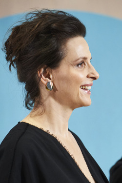  Women in Action award to Juliette Binoche