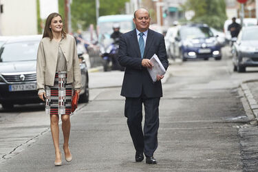Queen Letizia attends a Meeting at the headquarters of the Mental Health Confederation Spain Queen Letizia attends a Meeting at the headquarters of the Mental Health Confederation Spain
