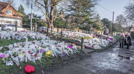STOCK Fans pay tribute outside George Michael s home in Goring On Thames Oxfordshire