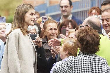 Queen Letizia attends a Meeting at the headquarters of the Mental Health Confederation Spain Queen Letizia attends a Meeting at the headquarters of the Mental Health Confederation Spain