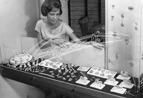 Il Valore della Mano : Cento anni di evoluzione dell`Artigianato Orafo. Pellicola - negativo colori f.to mm 90X120