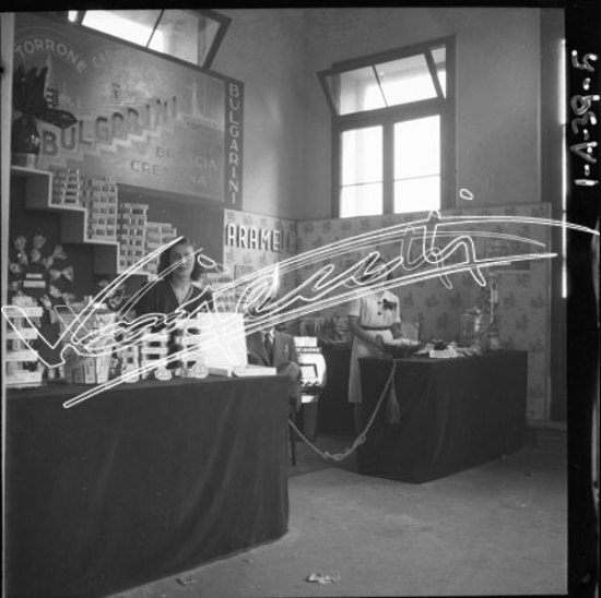 Fiera Campionaria di Vicenza 1947 : Stand della Ditta Bulgarini. pellicola - negativo bianco e nero fto mm 60x60