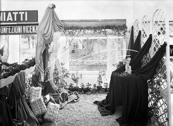 Fiera Campionaria di Vicenza 1949 Stand Lanificio Ferrarin Fiera Campionaria di Vicenza 1949 Stand Lanificio Ferrarin