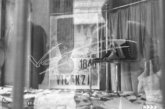 Vajenti - La storia. pellicola negativo B&N f.to cm 6x9