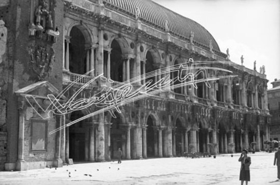 Basilica Palladiana : restauro 1947-1951. pellicola-negativo bianco e nero-24X36