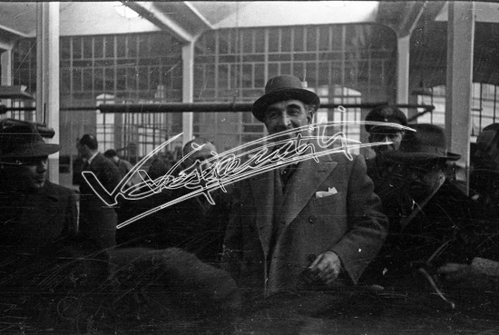 Fiera Campionaria di Vicenza 1948 : On. Antonio Cavalli: Visita alle industrie Vicentine. Pellicola - negativo bianco e nero f.to mm 24X36