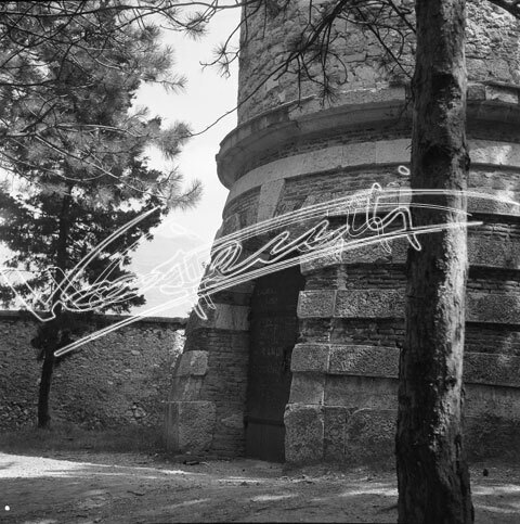 Torre Ezzelina. pellicola - negativo bianco e nero fto mm 60x60