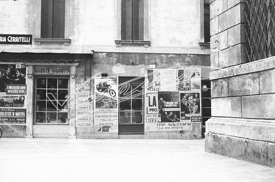 Vajenti - La storia. pellicola negativo B&N f.to cm 6x9