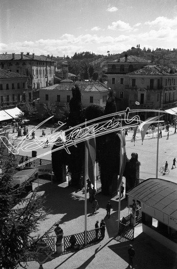 Fiera Campionaria di Vicenza 1950 : Padiglione della lana. Pellicola - negativo bianco e nero f.to mm 60x90