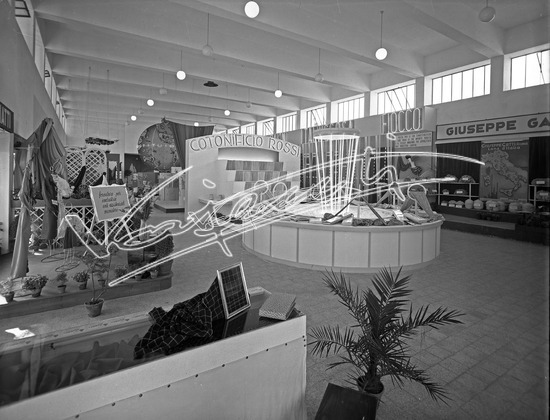 Fiera Campionaria di Vicenza 1949 : Padiglione della Lana. Lastra di vetro - negativo bianco e nero fto mm 240X300