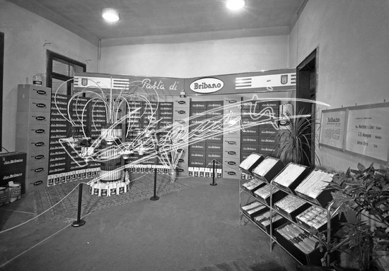 Fiera Campionaria di Vicenza 1952: Stand Pasta Bribano. Lastra di vetro - negativo bianco e nero fto mm 180x240