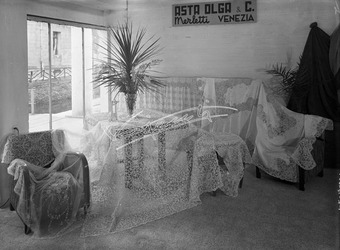 Fiera Campionaria di Vicenza 1949 Stand della Ditta Asta Olga C. Fiera Campionaria di Vicenza 1949 Stand della Ditta Asta Olga C.