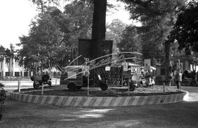 Fiera Campionaria di Vicenza 1948 Stand De Co Ra Fiera Campionaria di Vicenza 1948 Stand De Co Ra