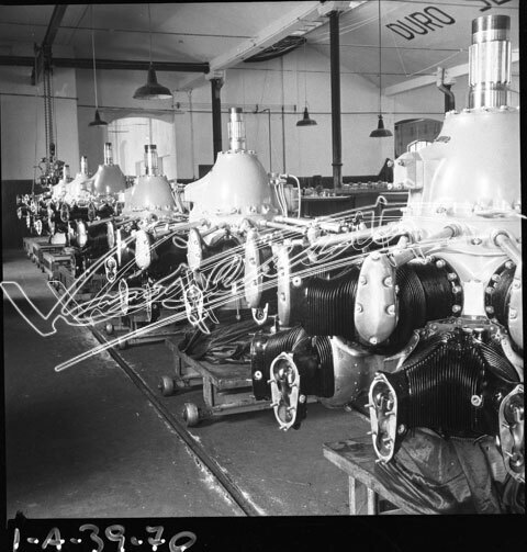 S.A.R.A. Motori : Industria bellica. pellicola - negativo bianco e nero fto mm 60x60