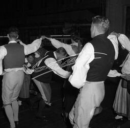 Fiera Campionaria di Vicenza 1953 Spettacolo Ballo Folcloristico Svedese Fiera Campionaria di Vicenza 1953 Spettacolo Ballo Folcloristico Svedese