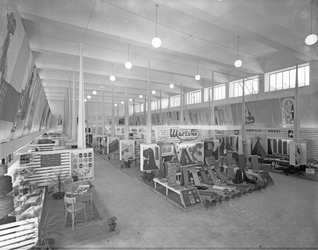 Fiera Campionaria di Vicenza 1950 Padiglione della lana Fiera Campionaria di Vicenza 1950 Padiglione della lana