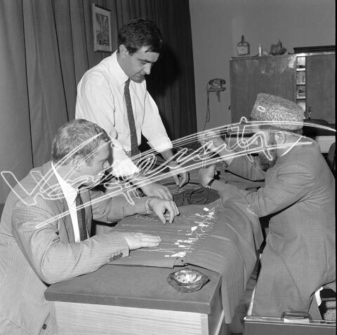 Il Valore della Mano : Cento anni di evoluzione dell`Artigianato Orafo. Pellicola - negativo colori f.to mm 90X120