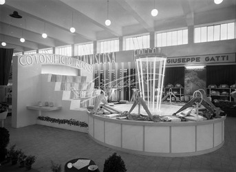 Fiera Campionaria di Vicenza 1949 Stand Cotonificio Rossi Fiera Campionaria di Vicenza 1949 Stand Cotonificio Rossi