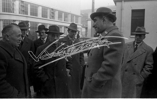 Fiera Campionaria di Vicenza 1948 : On. Antonio Cavalli: Visita alle industrie Vicentine. Pellicola - negativo bianco e nero f.to mm 24X36