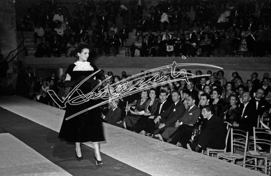 Fiera Campionaria di Vicenza 1949: Alta Moda al Teatro Olimpico. Pellicola - negativo bianco e nero f.to mm 24X36