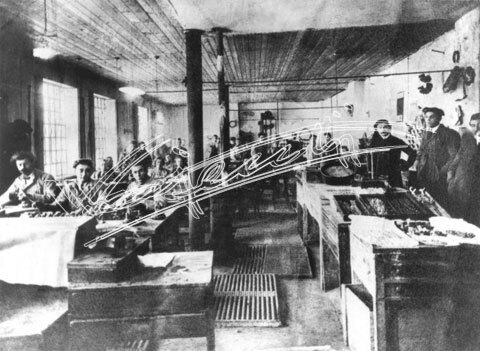 Il Valore della Mano : Cento anni di evoluzione dell`Artigianato Orafo. Pellicola - negativo colori f.to mm 90X120