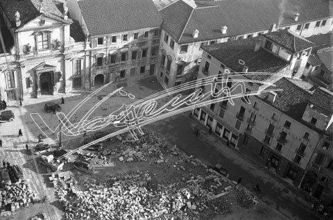 Piazza Biade : restauro 1947-1951. pellicola - negativo bianco e nero fto mm 60x90