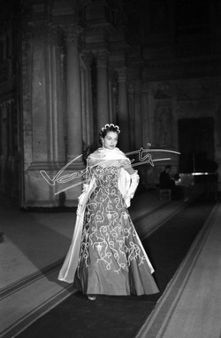 Fiera Campionaria di Vicenza 1951 Alta Moda al Teatro Olimpico Fiera Campionaria di Vicenza 1951 Alta Moda al Teatro Olimpico
