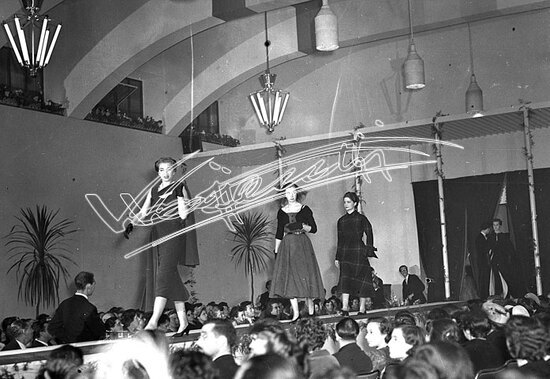 Fiera Campionaria di Vicenza 1952: Moda. lastra di vetro - negativo bianco e nero fto mm 90x120